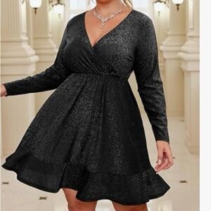 IN VOLAND black tunic/dress size 24w. Material black with silver sparkles. NWT.